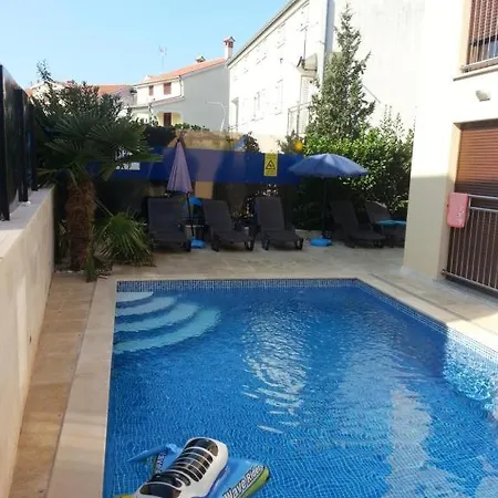 Villa Patricija-Apartmani Porec Exterior photo