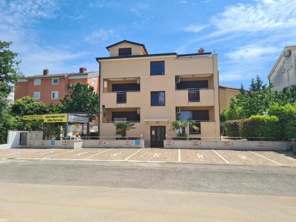Apartment Patricija-apartmani *