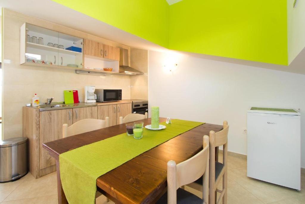 Patricija-apartmani Apartment *